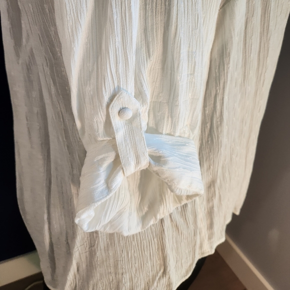 Embroidered Lace Button Front blouse. - Picture 7 of 8